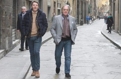 Renzi pasea por Florencia con el empresario Diego Della Valle.