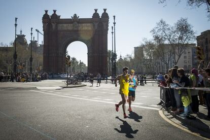 La XXXV edición del maratón de Barcelona ha transcurrido sin incidentes pero con altas temperaturas.