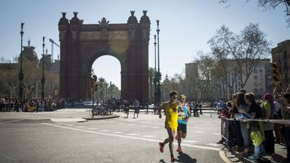 La XXXV edición del maratón de Barcelona ha transcurrido sin incidentes pero con altas temperaturas.