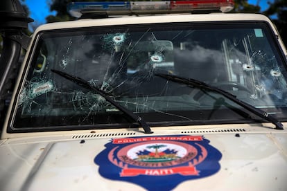 Marcas de disparos de bala en un automóvil de la policía, el 25 de enero de este año.