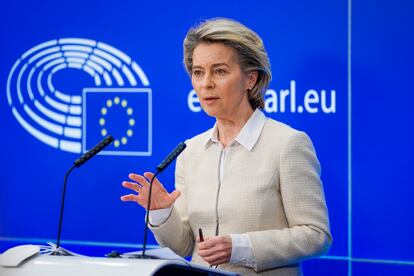 La presidenta de la Comisión Europea, Ursula von der Leyen, durante una rueda de prensa.