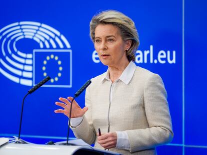 La presidenta de la Comisión Europea, Ursula von der Leyen, durante una rueda de prensa.