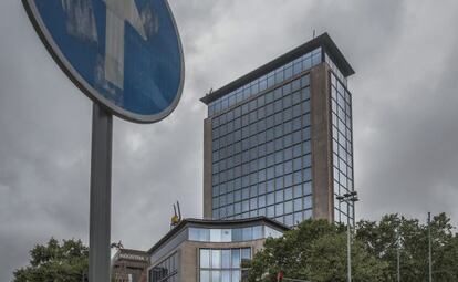 La torre Deutsche Bank, a Diagonal amb passeig de Gràcia.