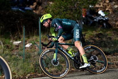 Roglic, con su nuevo equipo el Bora, durante la París-Niza.