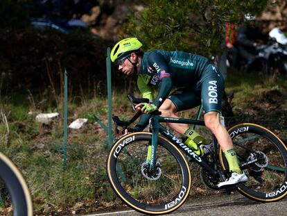 Roglic, con su nuevo equipo el Bora, durante la París-Niza.