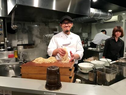 COCINA DE ENSAMBLAJE EN ESTADO PURO / CAPEL