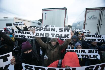 "Espanya, asseu-te a parlar" és un dels lemes de la manifestació contra la sentència del procés.