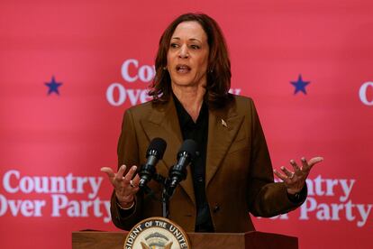 La candidata presidencial Kamala Harris en un acto de campaña en Arizona el viernes 11 de octubre