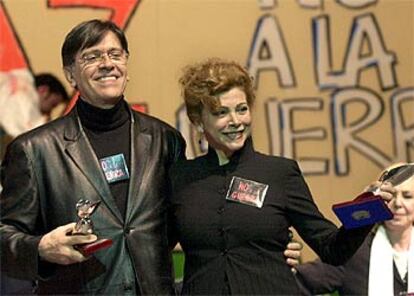 Josep María Flotats y Kity Manver, premiados como mejores actores de teatro por la Unión de Actores.