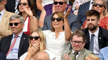 Los padres de Kate Middleton Carole y Michael, con Gerard Piqué.