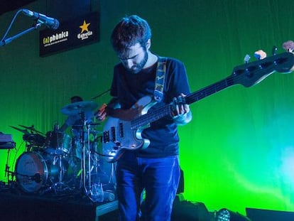 Manel, durante un concierto en Banyoles.