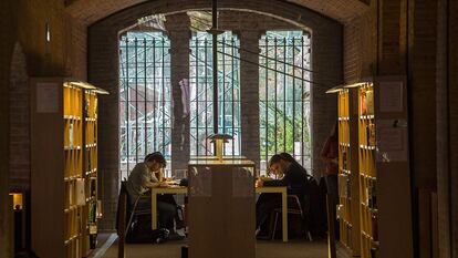 Una biblioteca de la Universidad Pompeu Fabra, esta ma&ntilde;ana.