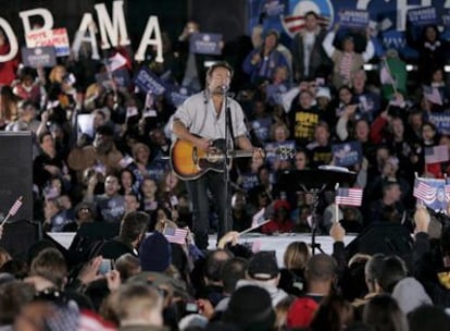 El pasado mes de abril, Bruce Springsteen ya anunció su apoyo a Barack Obama. Tiene "la profundidad, la reflexión y la entereza" para ser el próximo presidente, explicaba el cantante en su página web. En 2004, el artista de Nueva Jersey hizo campaña a favor del demócrata Jonh Ferry. Durante el mes de octubre, el <i>Boss</i> ha ofrecido dos conciertos de apoyo al senador por Illinois.