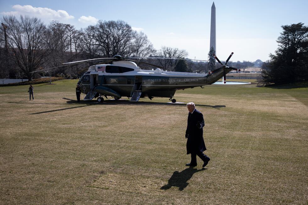 27 February 2026, US, Washington: US President Donald Trump departs the White House to travel to Texas. Photo: Mehmet Eser/ZUMA Press Wire/dpa
27/02/2026 ONLY FOR USE IN SPAIN