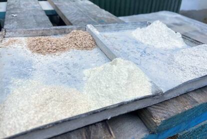 Una muestra de las harinas que producen
