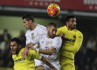 Benzema y Ronaldo saltan con Victor Ruiz y Musacchio