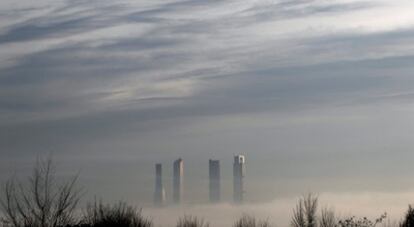 La niebla en la capital ha afectado varios vuelos.