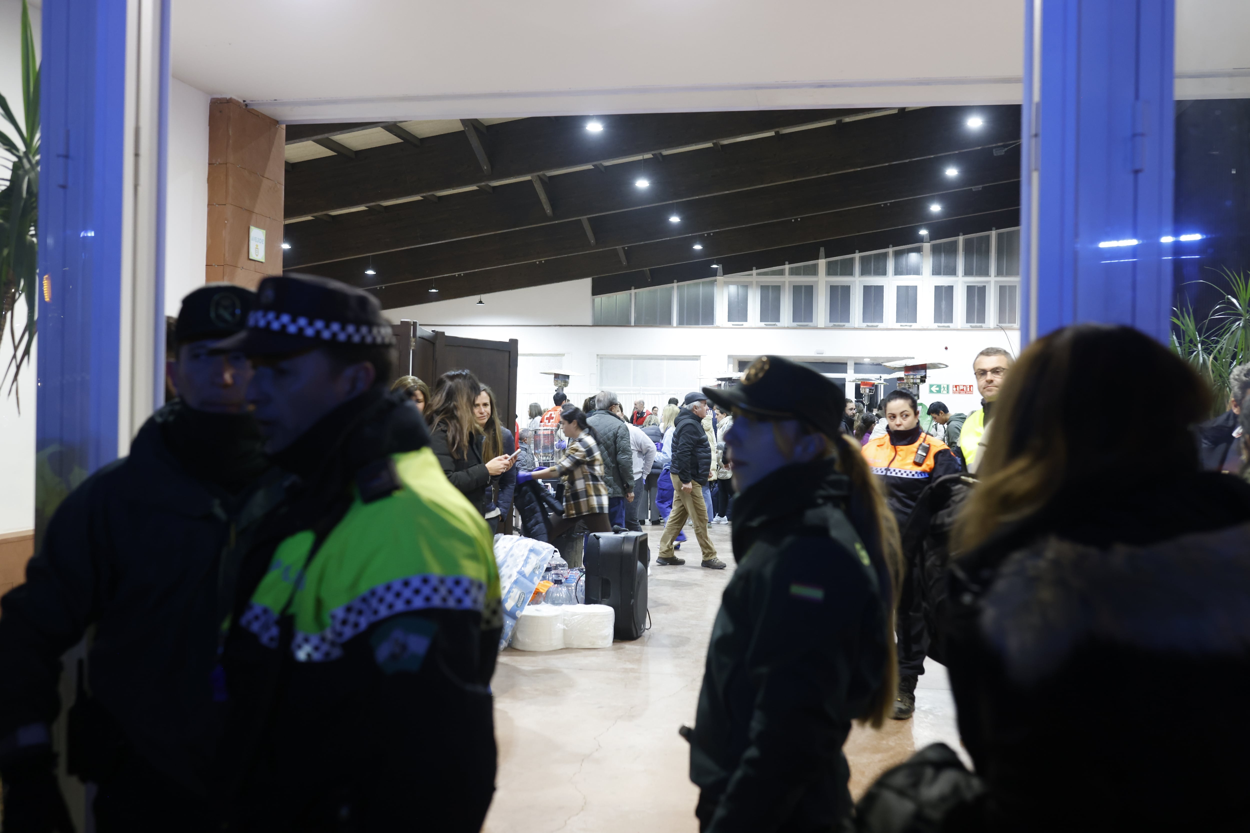 Última hora del descarrilamiento de dos trenes en Adamuz, en directo | Puente califica el accidente de “tremendamente extraño” y confía en que una investigación lo esclarezca