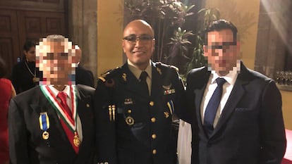 El general Eduardo León Trauwitz (centro), fue el encargado de la seguridad física de Petróleos Mexicanos en el sexenio de Enrique Peña Nieto.