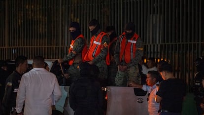 Reconstrucción de los hechos con militares implicados en la desaparición de cuatro niños en Guayaquil, el pasado marzo.