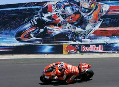 Stoner, ayer en el circuito de Laguna Seca.