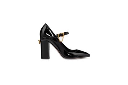 Zapatos 'Mary Jane' con cadenita de seguridad de Valentino (650 €).