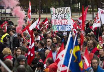 Trabajadores franceses se manifiestan en París en contra de las reformas de las pensiones. EFE/Archivo