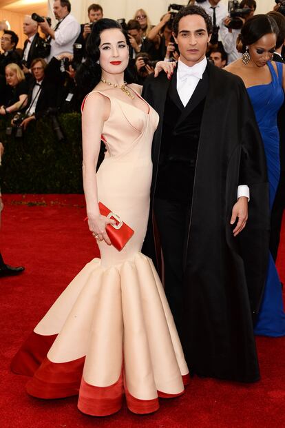 Dita Von Teese y Zac Posen.