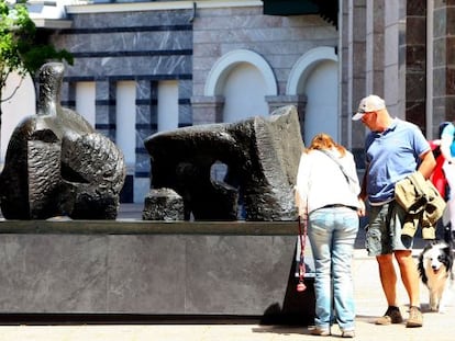 Una de las esculturas de Henry Moore que se pueden contemplar ya en Bilbao.