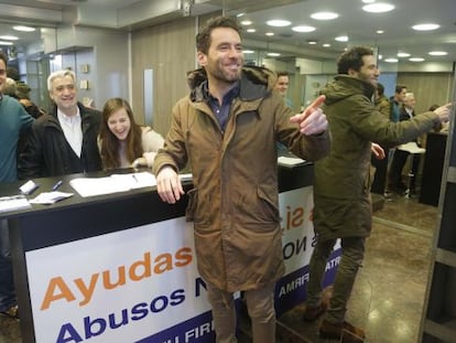 Borja Sémper, en la nueva sede abierta en San Sebastián por el colectivo Ayudas+Justas.