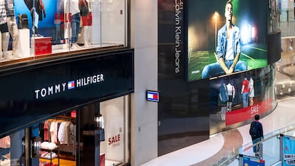 Alarma en Tommy Hilfiger y Calvin Klein: las acciones de PVH se hunden hasta un 22% en su peor sesión en 37 años