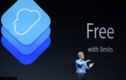 El vicepresidente de ingeniería de software de Apple, Craig Federighi, habla sobre las características del nuevo sistema operativo iOS 8.