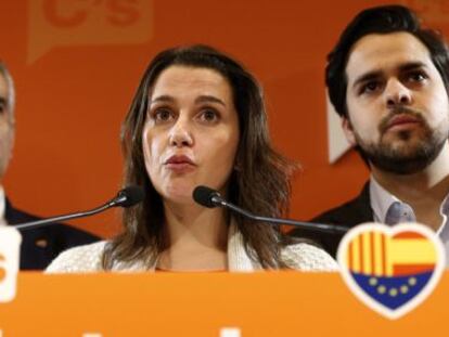 La l&iacute;der de Ciudadanos en Catalu&ntilde;a, In&eacute;s Arrimadas, ayer, tras conocer el acuerdo para investir a Carles Puigdemont (CDC) como presidente de la Generalitat.   