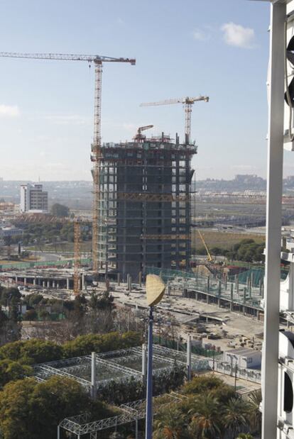 Obras de construcción de la Torre Pelli.