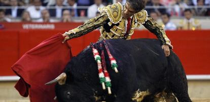 Jos&eacute; Tom&aacute;s torea en la &uacute;ltima corrida en La Monumental de Barcelona en septiembre de 2011.