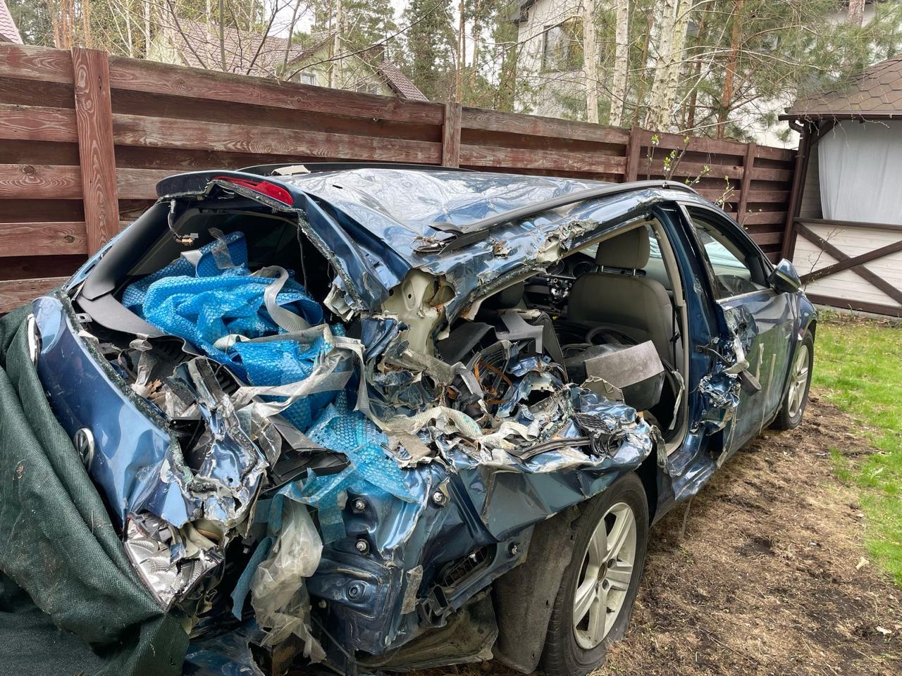 Estado en el que apareció el coche de Emelyanov en Gostómel tras la retirada de los rusos.