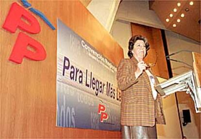 Rita Barberá, ayer, durante su intervención en la convención del PP en Alicante.