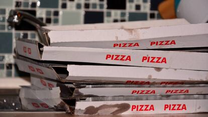 ¿Acumulas las cajas de pizza en la mesa del salón? Pereza o desinformación