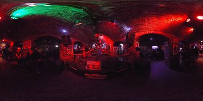 Vista de "The Cavern Club", una reconstrucción exacta (y en el lugar original) del bar que fue testigo de las primeras presentaciones de Los Beatles. Fue el lugar donde la agrupación conoció a Brian Epstein, que se convirtió en 1962 en su representante