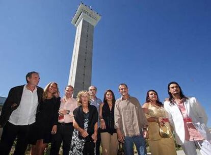 El equipo de <i>Septiembres</i>, ayer en la cárcel de Soto del Real, Madrid.