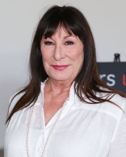 Anjelica Huston en un evento organizado por PETA en Los Ángeles en junio de 2019.