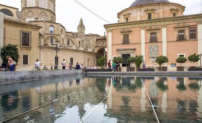 Lámina de agua que cubre el techo Museo de L'Almoina, en Valencia