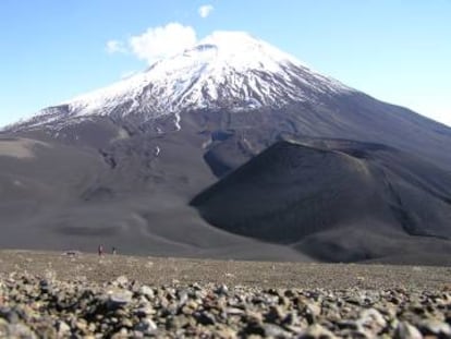 El cono Navidad, surgido en 1998 al pie del volcán Lonquimay.