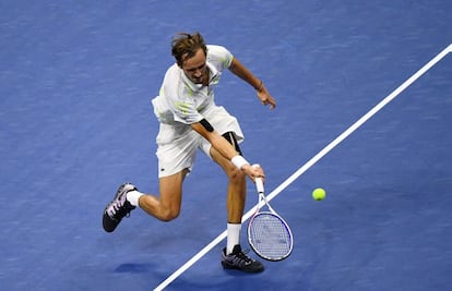 Medvedev, durante la semifinal contra Dimitrov en la central de Nueva York.