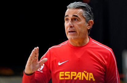 Sergio Scariolo, en un entrenamiento de la selección esta semana en La Fonteta. feb