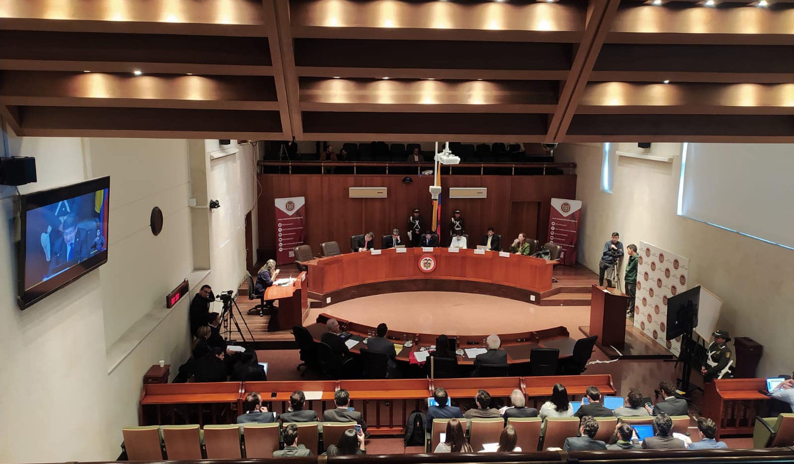 La Corte Constitucional obliga al Gobierno a devolver los impuestos recaudados por su primera emergencia económica