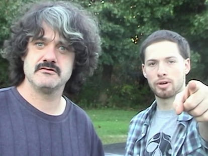 Pat Pespas (izquierda) y Sam Lipman-Stern, los dos protagonista de 'Telemarketers'.