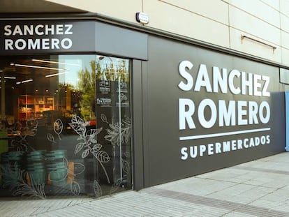 El Corte Inglés compra los supermercados Sánchez Romero para fortalecerse en alimentación prémium
