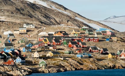 Casas de colores en la villa de Ittoqqortoormiit, en Groenlandia.
