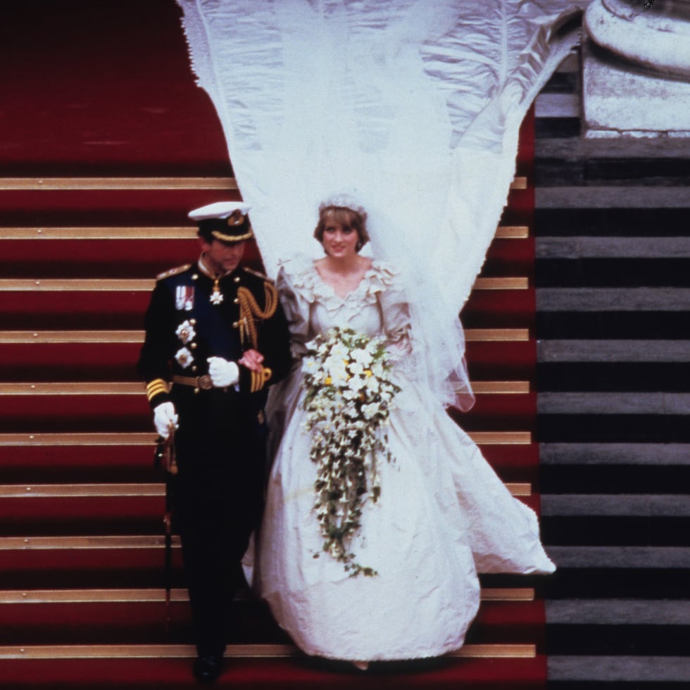 who made princess diana's wedding dress Charles and Diana 40 year anniversary: 5 things you didn't know about her wedding dress